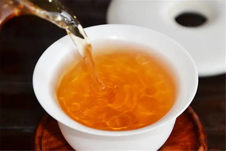 普洱生茶的十種湯色，教你一眼識別?