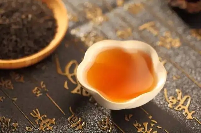 茶喝起來有點酸是不是變質了？