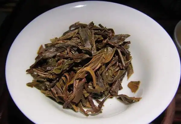 為什么普洱茶的葉底會(huì)出現(xiàn)紅梗？