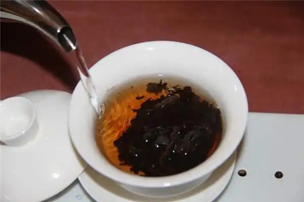 為什么你泡的熟茶，湯色像醬油？