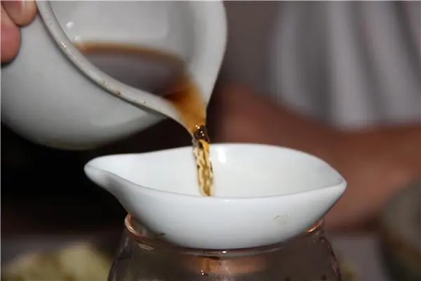 學(xué)會這4招，快速判斷出普洱茶年份！