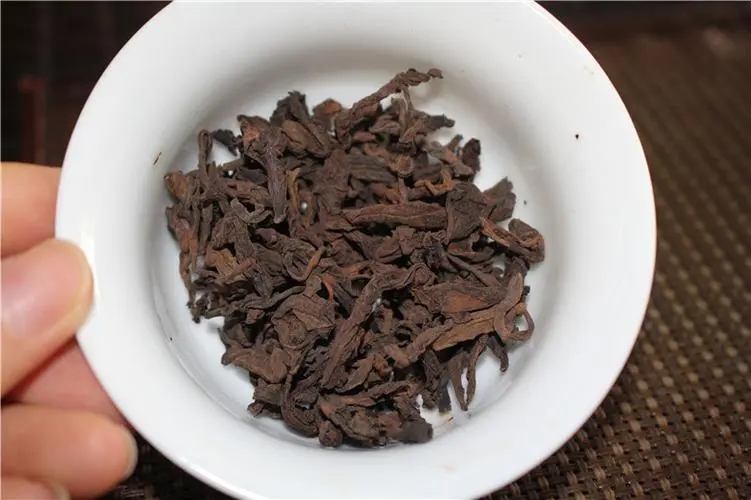 普洱茶的“樟香、棗香、糯香”等香味由什么決定？